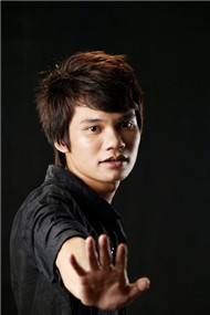 Khắc Việt Collection