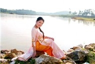 Anh Thơ - Em Yêu Anh Như Yêu Câu Ví Dặm (2011)