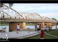 Quang Lê Collection